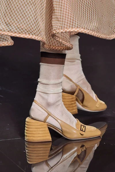 Look 90